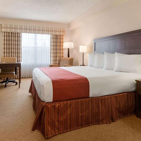 Country Inn & Suites By Radisson, Calgary-Northeast Exteriör bild